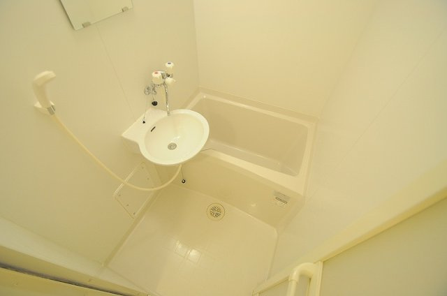 レオパレス鴫野　夢の浴室|お風呂で日々の疲れを落としましょう