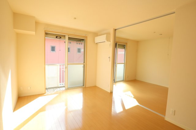 シャーメゾン秋山Ｂの居間・リビング