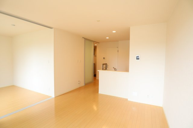 ＰｉｎｅＲｏｏｔｓ良福寺Ａの居間・リビング