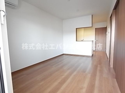 【居間・リビング】 | サニーコート大森台 | ゆったり過ごせるリビングです