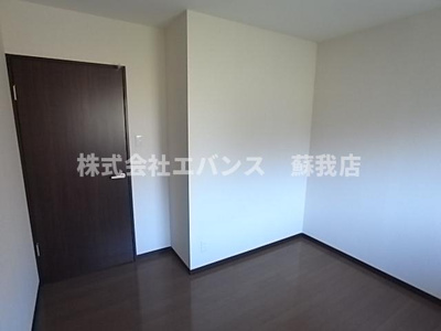 【洋室】 | ラ・プルミエール | 個人の部屋や寝室として使える洋室です