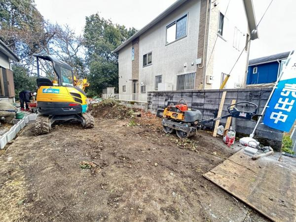 宇都宮市横山１丁目　4ＬＤＫ　中古住宅の前面道路含む現地写真