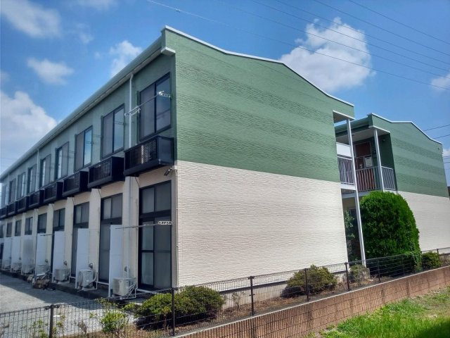 レオパレスシャルムハマナカの外観