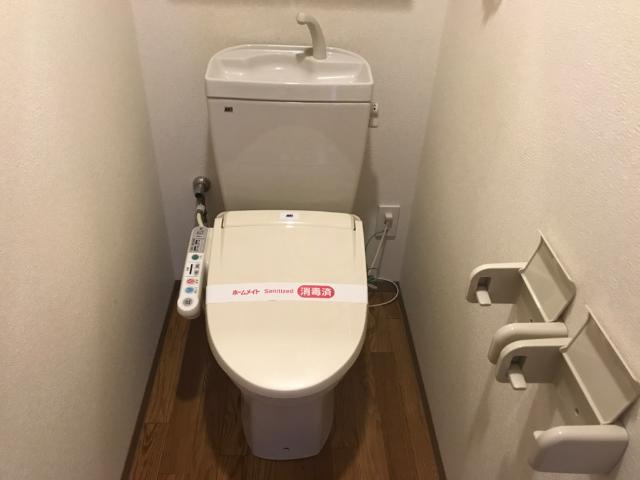 サンプレス市場木のトイレ|シャワー付トイレ