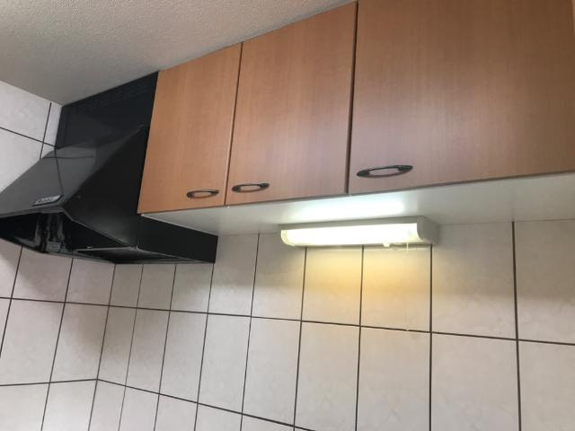 サンプレス市場木のキッチン|吊戸棚