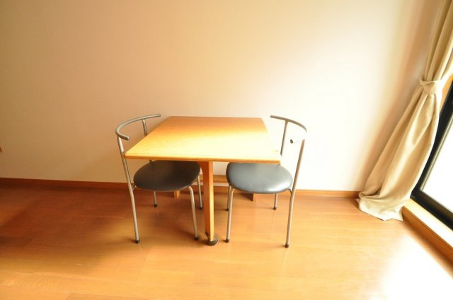 レオパレスドエル２１の居間・リビング