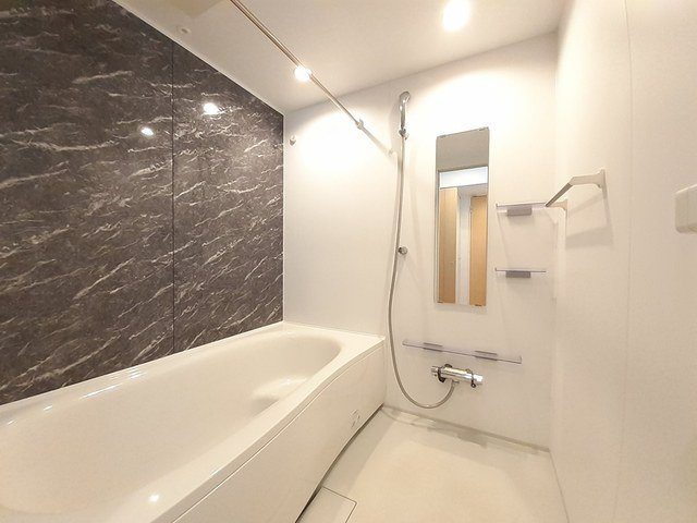 グランリーオ・Ｒ　Ⅴの浴室|落ち着いた空間のお風呂です