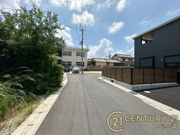 大和高田市大字大中の売地の前面道路含む現地写真