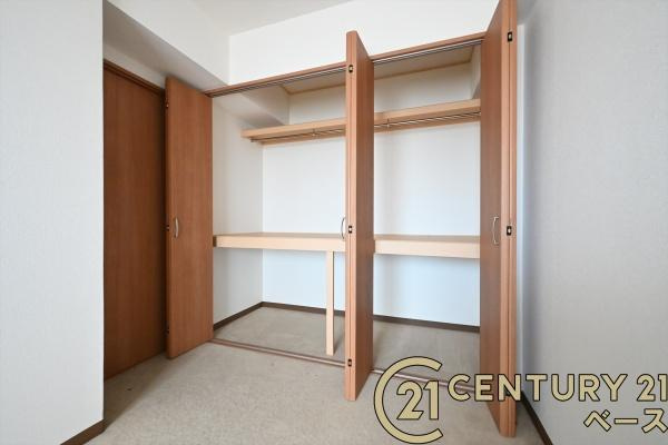 橿原神宮前スカイハイツの収納|■現地撮影写真■冬物のコートや季節のものなどたくさんしまえる広さ！