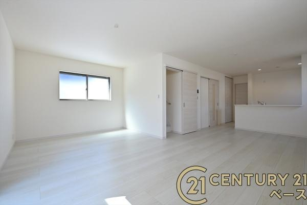 リーブルガーデン三里 ３号棟 ／新築一戸建の内観：施工例|■ペアガラス使用で結露の心配もありません！■