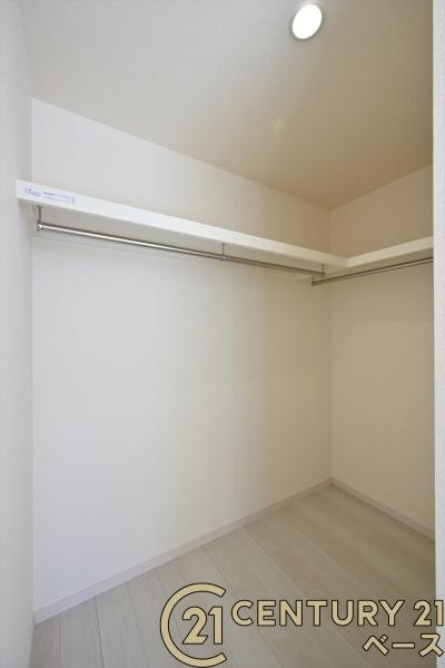 リーブルガーデン三里 ３号棟 ／新築一戸建の内観：施工例|■三面鏡タイプのミラーキャビネット！収納スペースも豊富です！■