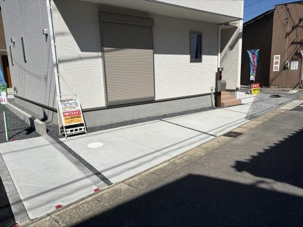 碧南市志貴町3丁目　全3棟・2号棟の駐車場|３台駐車できます