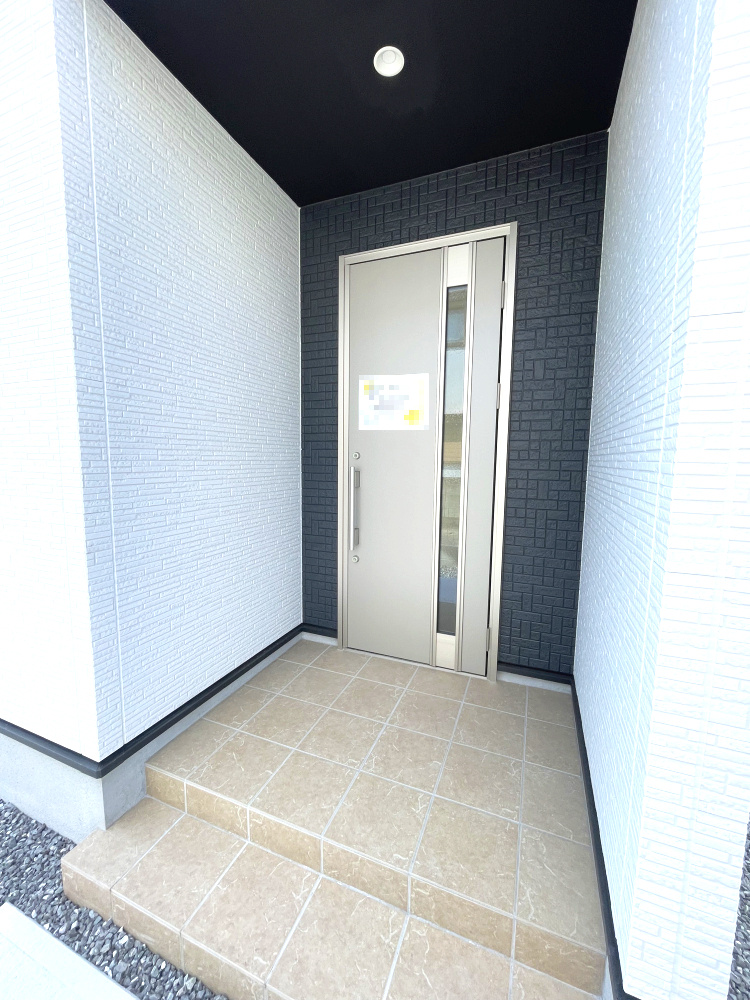 岡山市中区倉富　戸建ての玄関|玄関の様子です。
