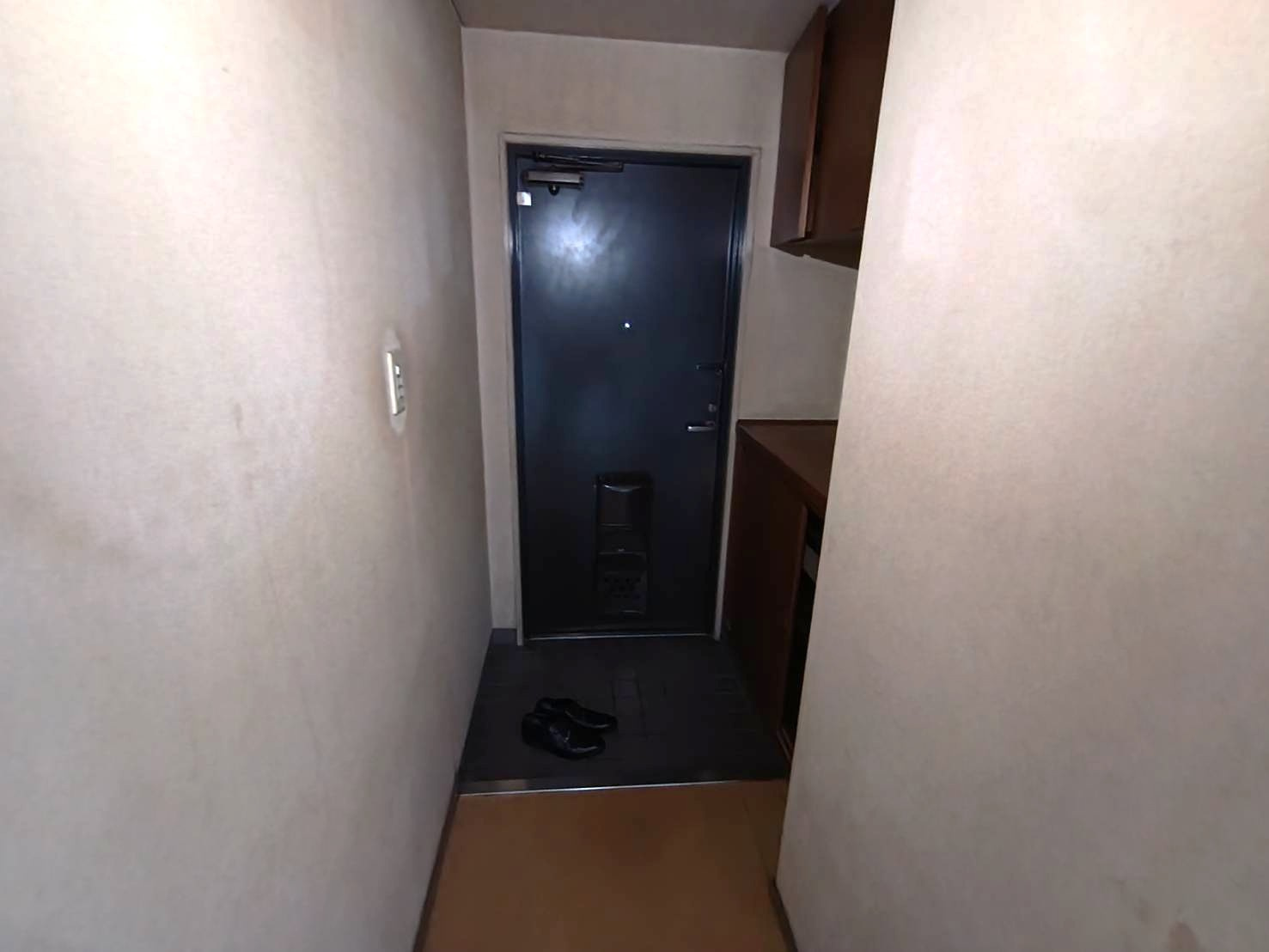 サンシャイン西条　211号室の玄関
