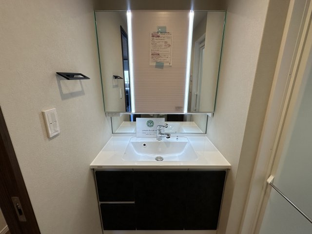 ディアエスタミオ舞子の独立洗面台