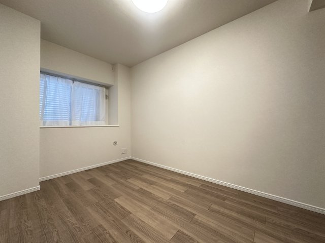 ディアエスタミオ舞子の洋室