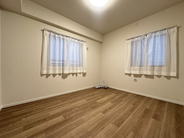 ディアエスタミオ舞子の洋室