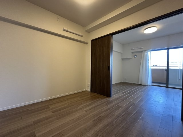 ディアエスタミオ舞子の洋室