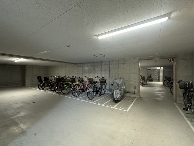 ディアエスタミオ舞子の駐輪場