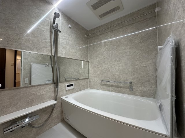 ディアエスタミオ舞子の浴室