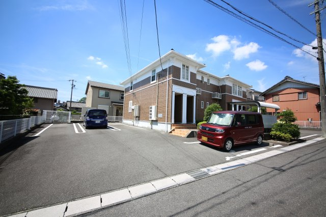 カーサプラシードの駐車場