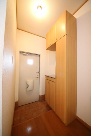 カーサプラシードの玄関