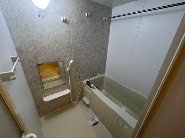 エバーガーデン鳴尾の浴室