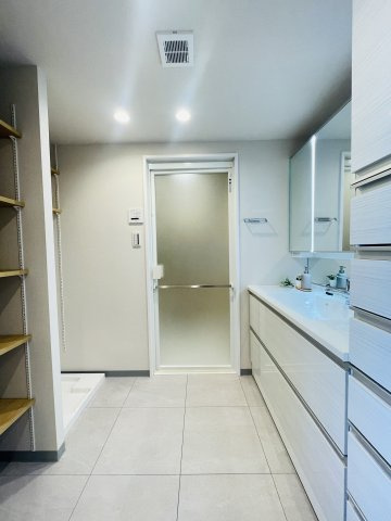 クレストコート中落合の独立洗面台