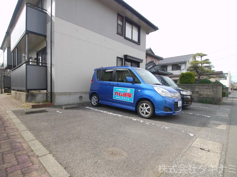 ヴァンベールⅡの駐車場
