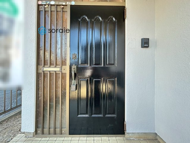 入間市南峯　中古戸建の玄関|令和8年1月27日撮影。