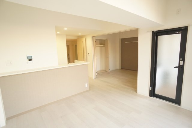 ラ・プリュスの居間・リビング