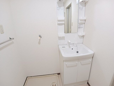 【洗面所】 | フラッツ・アイ | ゆったりとスペースのある洗面所