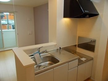 【キッチン】 | サン　ツインズ　Ａ | コンパクトなキッチンで掃除もラクラク