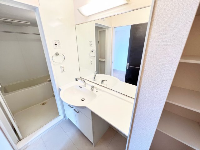 ディアコート鹿放ヶ丘の洗面所|※別部屋参考写真