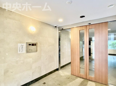 【防犯設備】 | メイツ新小岩親水公園 | 【オートロック】オートロックシステムでセキュリティ充実。当たり前ですが、安全で安心して暮らすのって大事ですよね。お探しのご条件でオートロック付きの物件を探す方も多いですがやはりセキュリティは大事です。