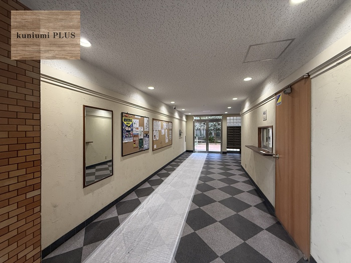 エメラルドマンション鶴見緑地のエントランス