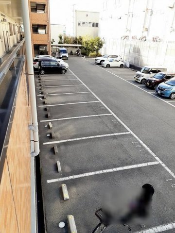 グランフォーレ池上の駐車場