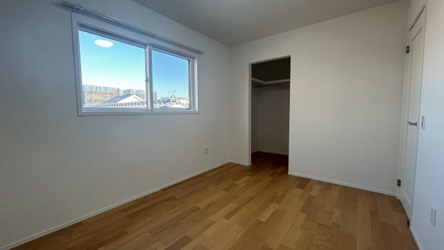 久留米市南2丁目1号地の洋室