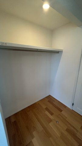 久留米市南2丁目1号地の洋室