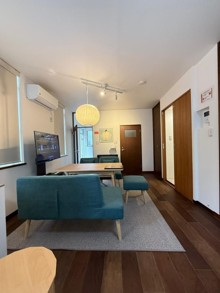 新宿区四谷4丁目　中古戸建の居間・リビング|現地ご見学希望・資料請求などお気軽にお問い合わせ下さい！
03-5990-5201