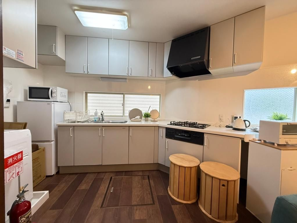 新宿区四谷4丁目　中古戸建のキッチン|現地ご見学希望・資料請求などお気軽にお問い合わせ下さい！
03-5990-5201