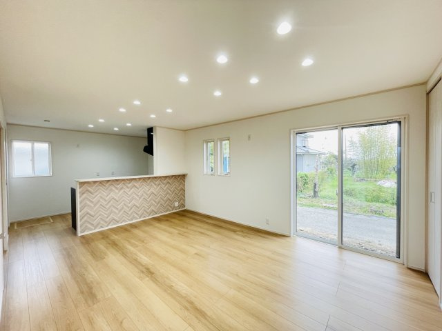 【居間・リビング】 | 熊谷市弥藤吾　新築戸建　全1区画　