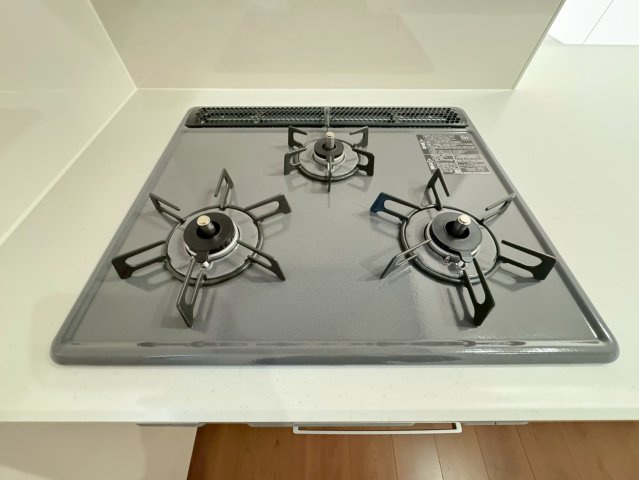 ◆リビング広々１８帖の４ＬＤＫ◆南向きにつき陽当たり良好◆並列駐車２台可能◆伏見区醍醐古道町１期のキッチン|コンロ