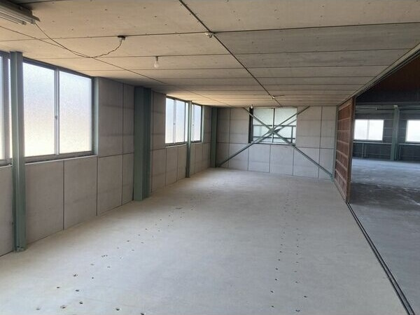 高浜市二池町貸倉庫の内装