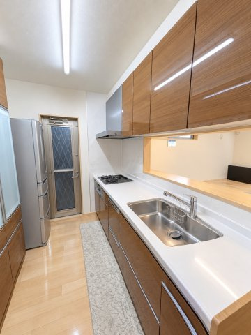 大口町下小口３丁目　中古戸建のキッチン|お料理しやすいキッチンです※AIを利用し荷物を撤去した画像となります。