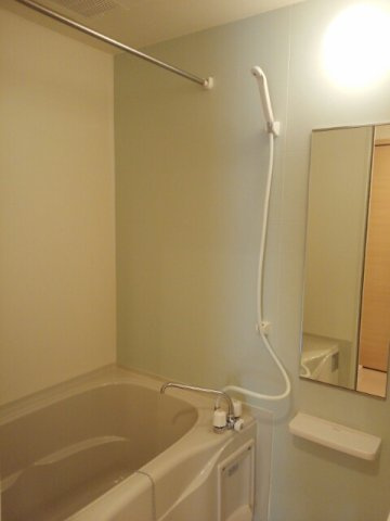 クラレットヒルズの浴室