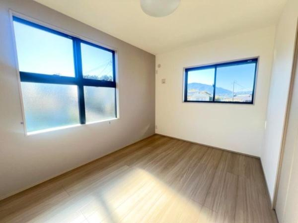 タマタウン星和台　1号地の洋室|大きな窓があるため、明るい空間です。