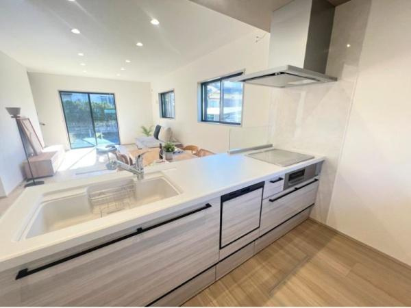 タマタウン星和台　1号地のキッチン|食器洗浄乾燥機付きで、家事ラクな住まいです。