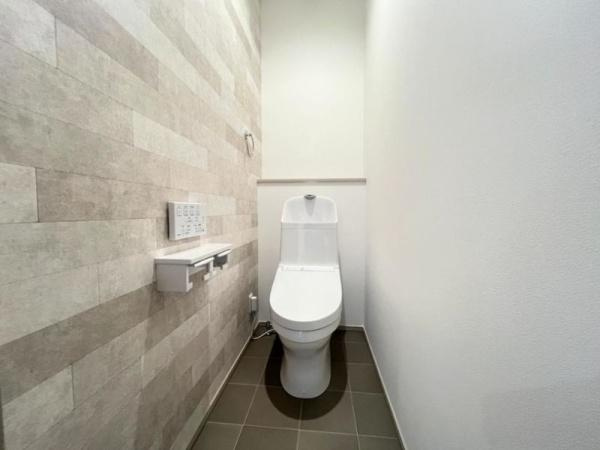 タマタウン星和台　1号地のトイレ|節水タイプのトイレ。2階にもあります。