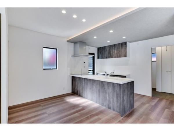 タマタウン美し野　1号地の完成予想図|キッチン上は下がり天井の間接照明付き！